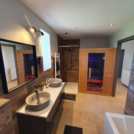 Chez Arnaud Sauna Et Casa vacanze *